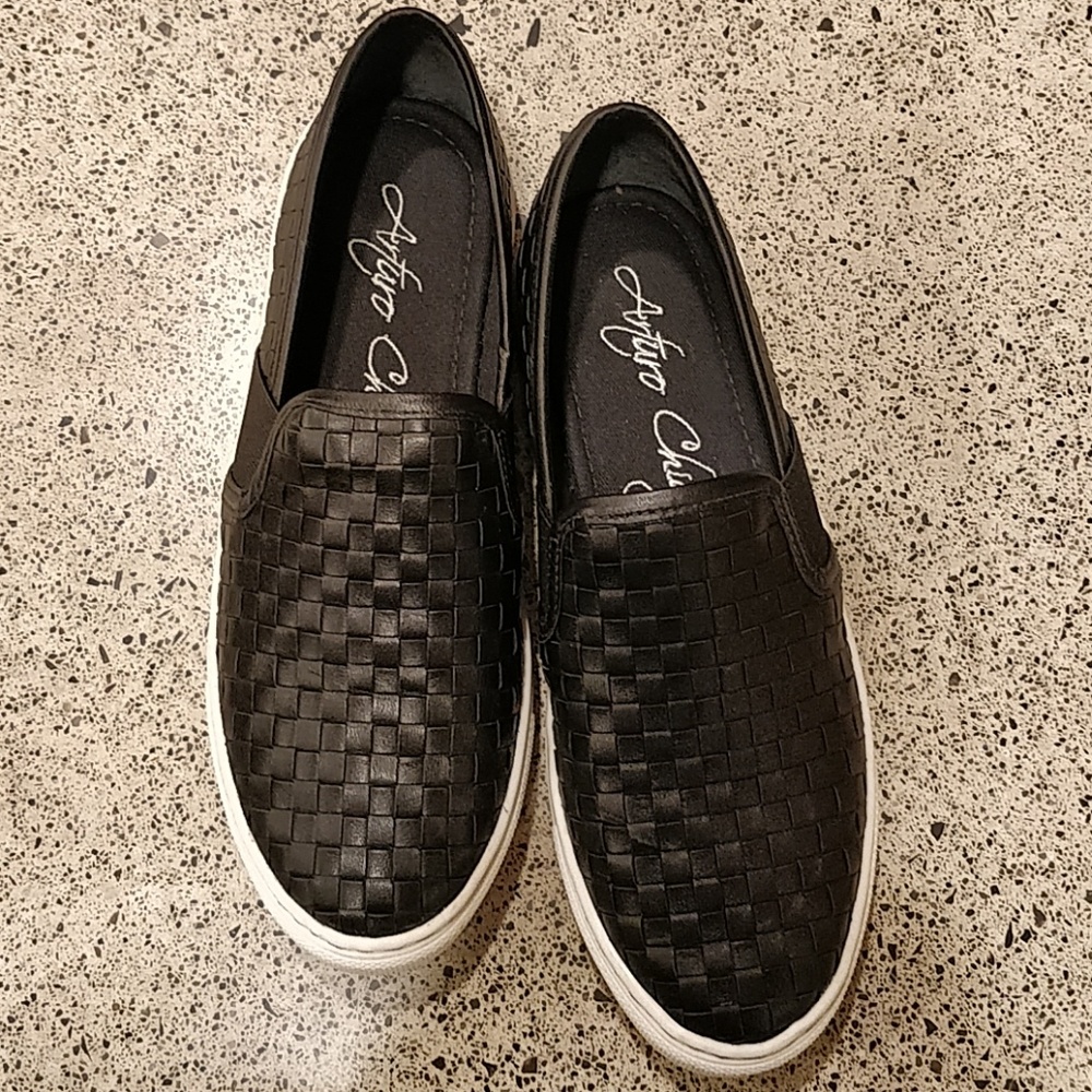 Arturo Chiang leather slip on shoes